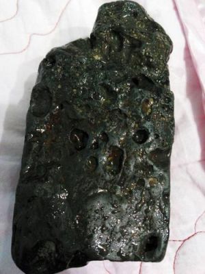 黑乌石价格(乌黑石头价值)-图2 黑乌石价格(乌黑石头价值)-图2