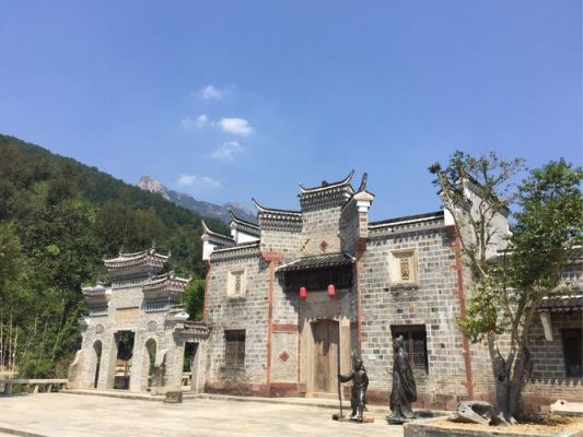 云髻山酒价格(云髻山古镇在哪里)-图1 云髻山酒价格(云髻山古镇在哪里)-图1