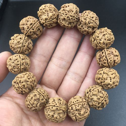 两瓣金刚价格(两瓣金刚菩提子值钱吗)-图3 两瓣金刚价格(两瓣金刚菩提子值钱吗)-图3
