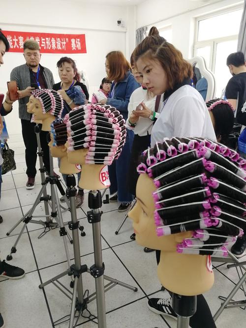 新疆特别美发学校价格(新疆美发培训学校哪个好)-图1 新疆特别美发学校价格(新疆美发培训学校哪个好)-图1