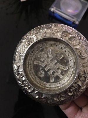清朝寿字花卉银碗价格(清代寿字花卉小银碗市场价格)-图3 清朝寿字花卉银碗价格(清代寿字花卉小银碗市场价格)-图3