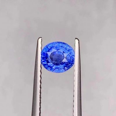 无烧矢车菊蓝宝石价格（矢车菊蓝宝石颜色浅）