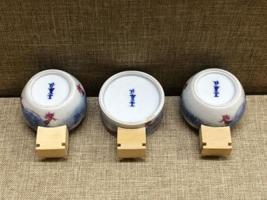冯宝珍鸟食罐价格（冯宝珍鸟食罐落款）